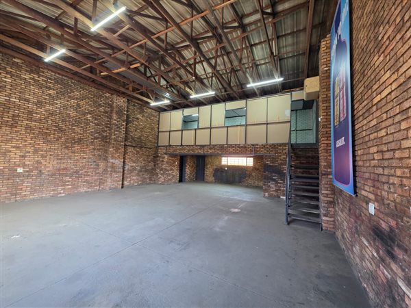 165 m² Industrial space 165 m² Industrial space