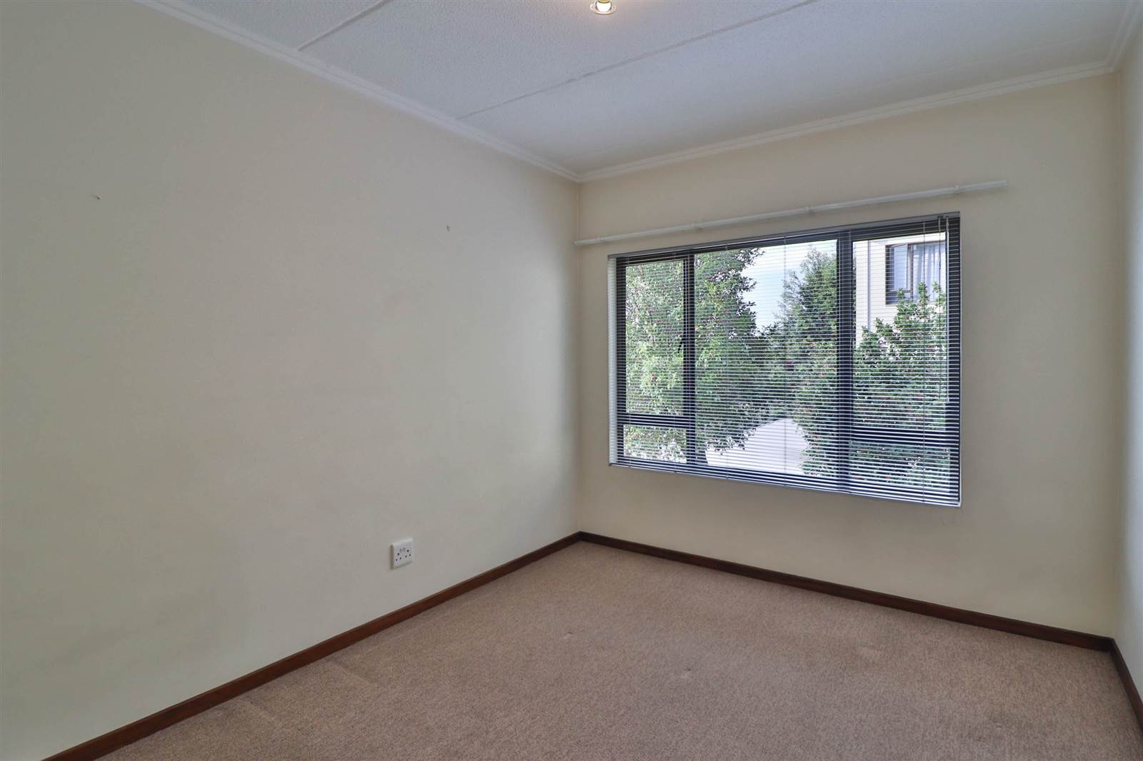 1 Bed Apartment in Bryanston photo number 10