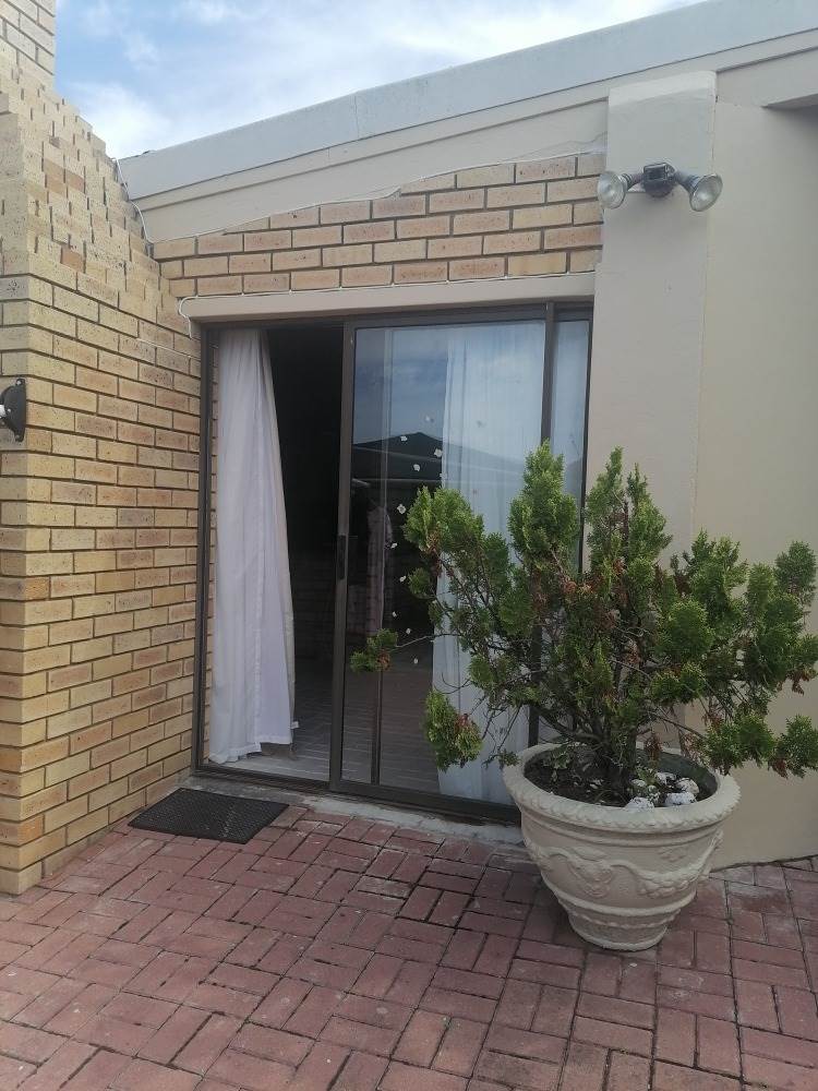 5 Bed House in Stilbaai photo number 24