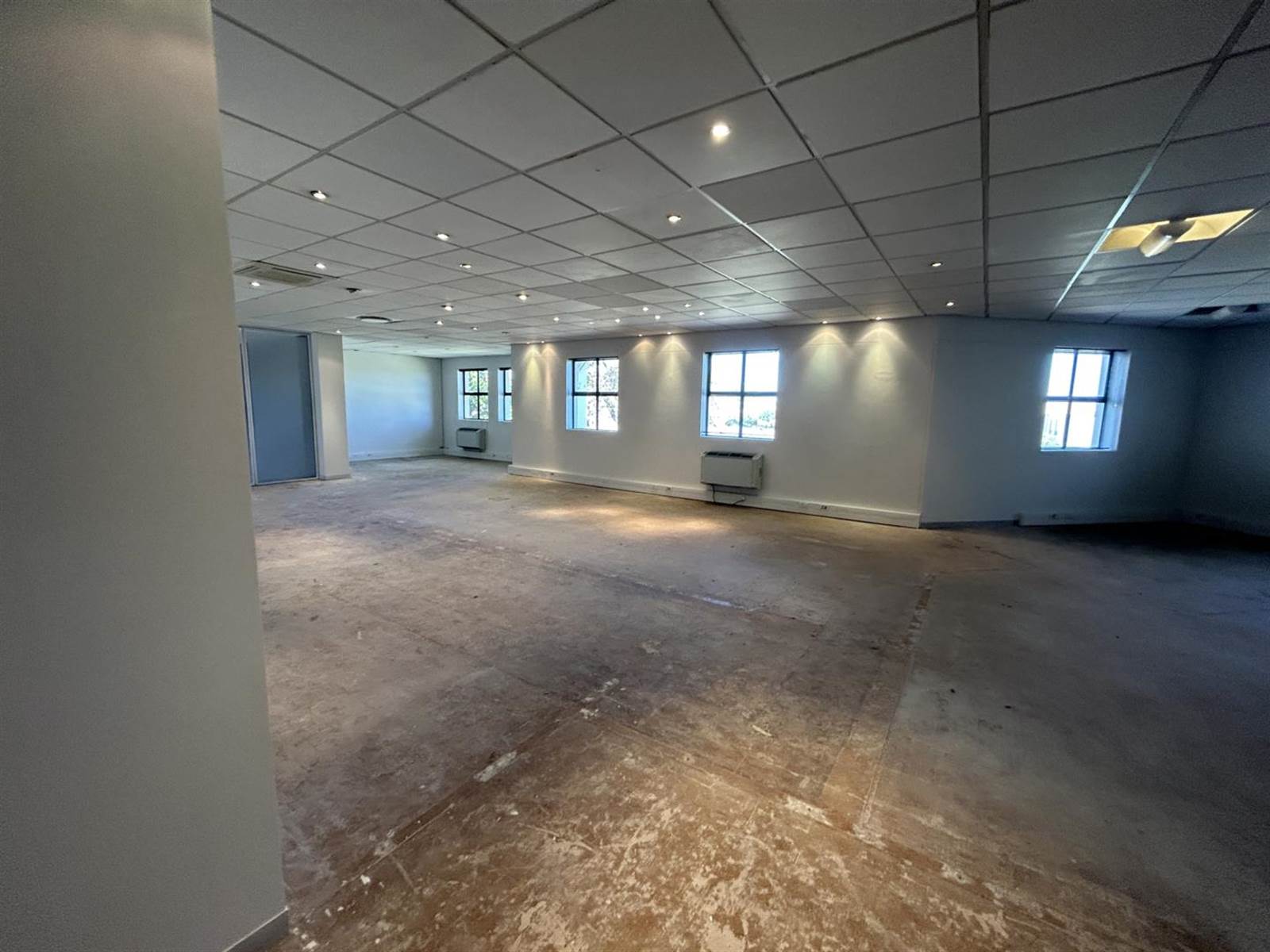 375  m² Office Space in Kenilworth photo number 3