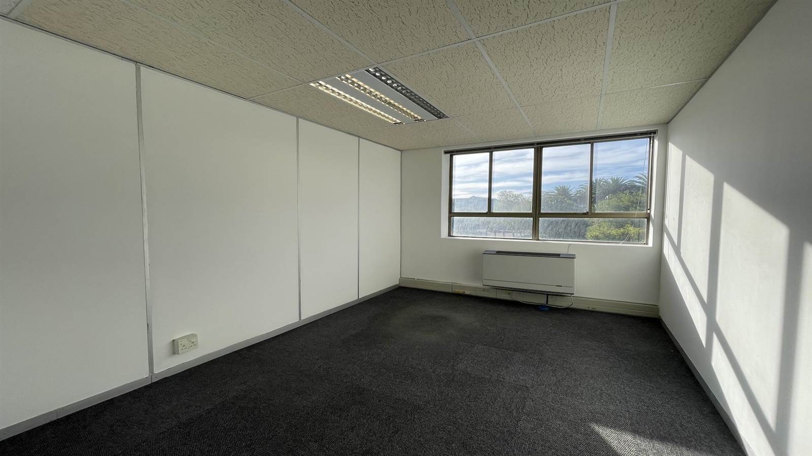 141  m² Commercial space in Tyger Valley photo number 10