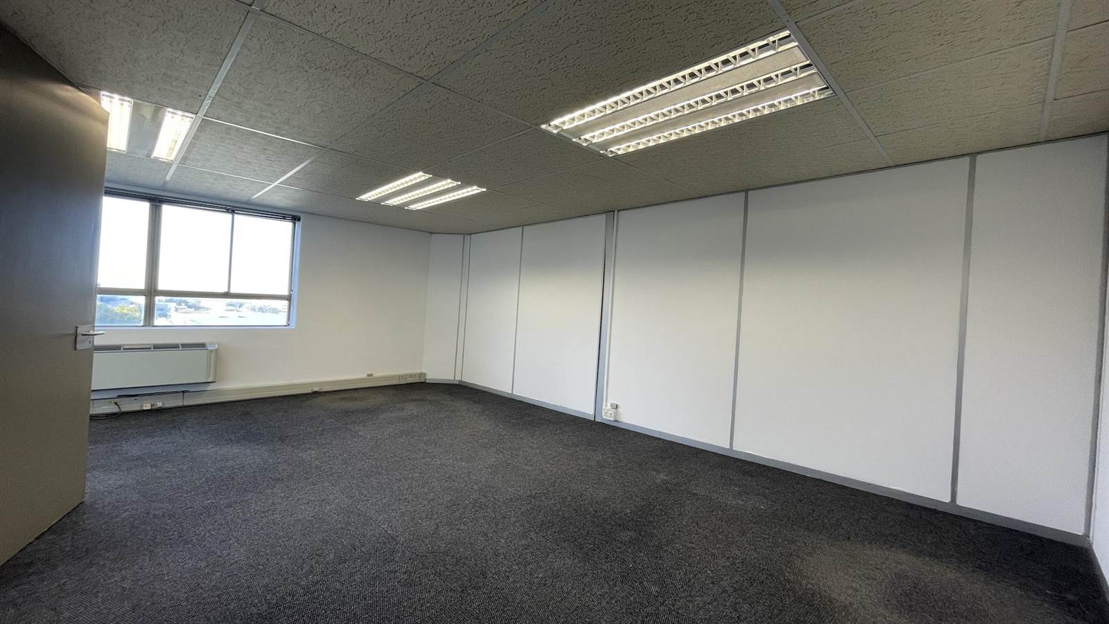 141  m² Commercial space in Tyger Valley photo number 15