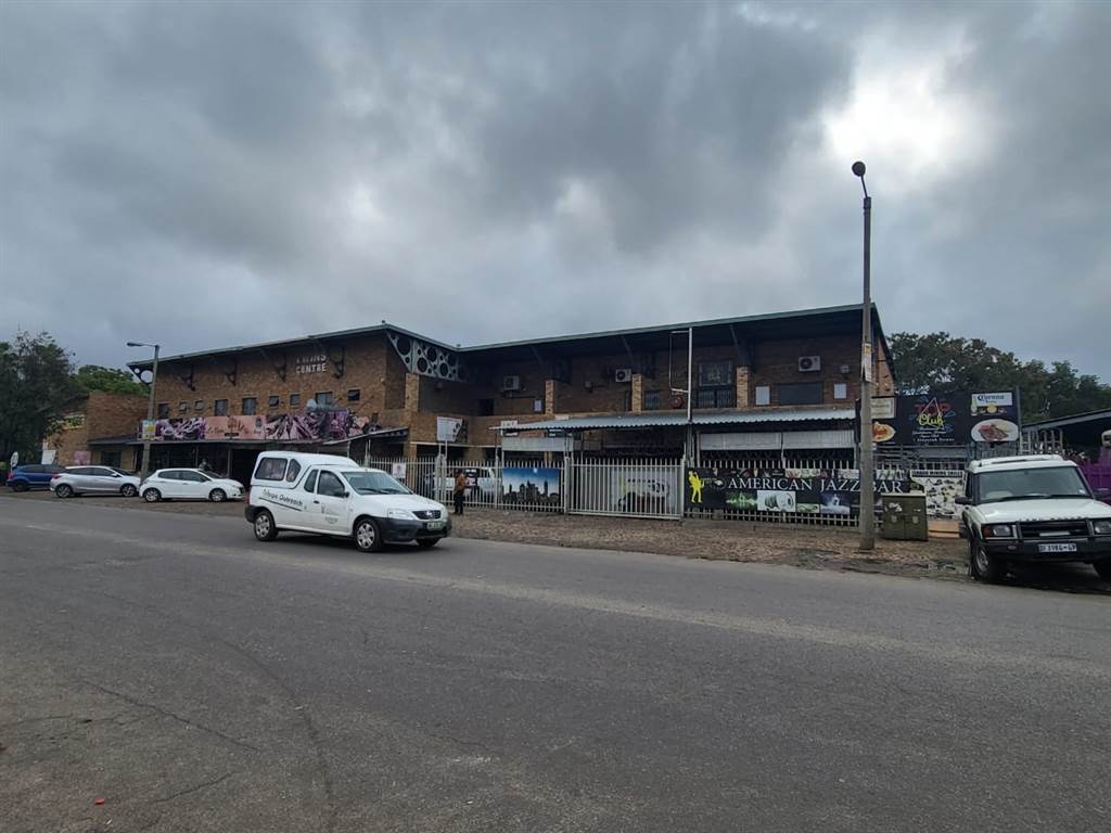 1427  m² Commercial space in Rustenburg Central photo number 3