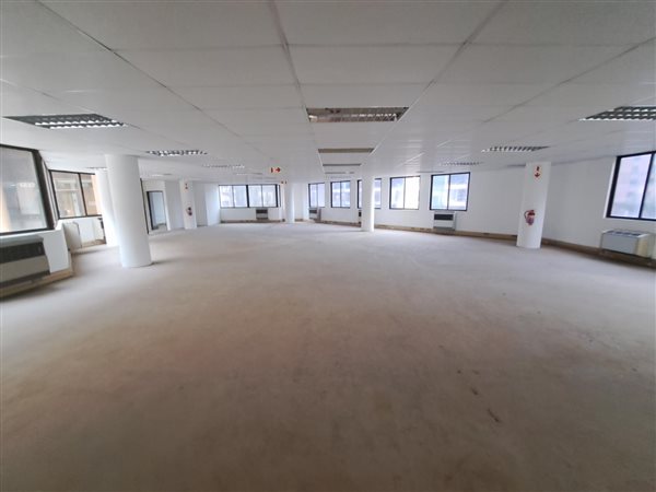 1 041  m² Office Space