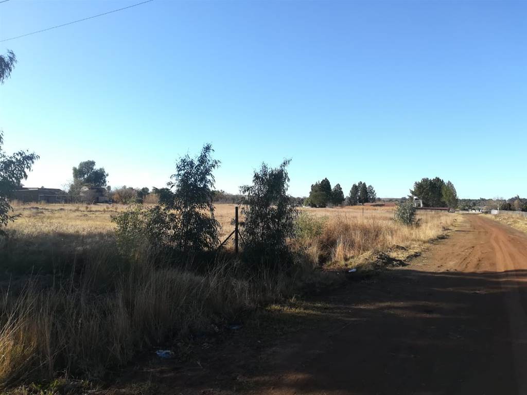 1.4 ha Land available in Theoville photo number 3