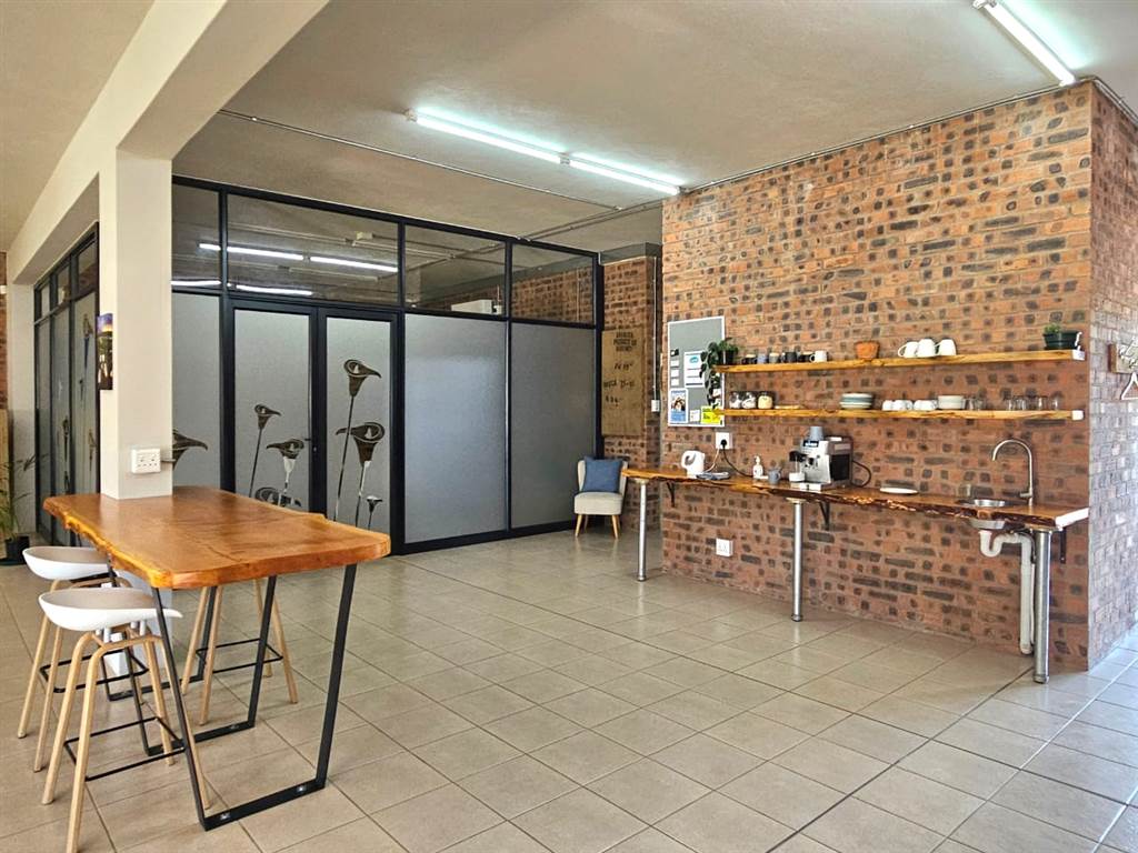 233  m² Commercial space in Howick photo number 8