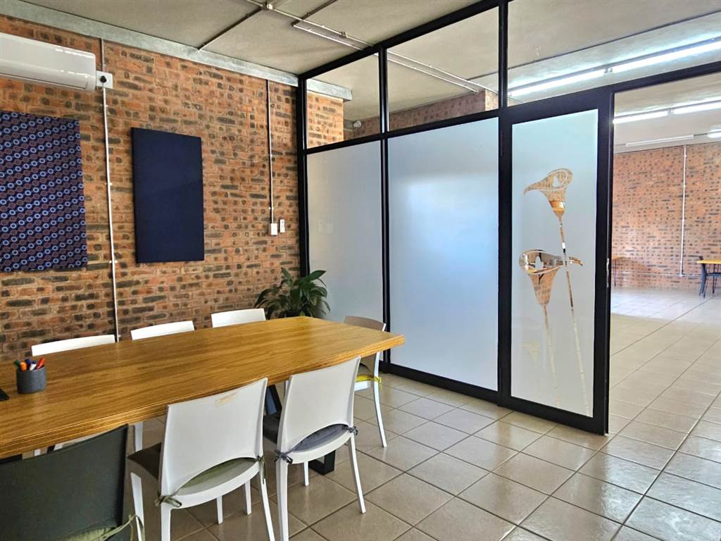 233  m² Commercial space in Howick photo number 3