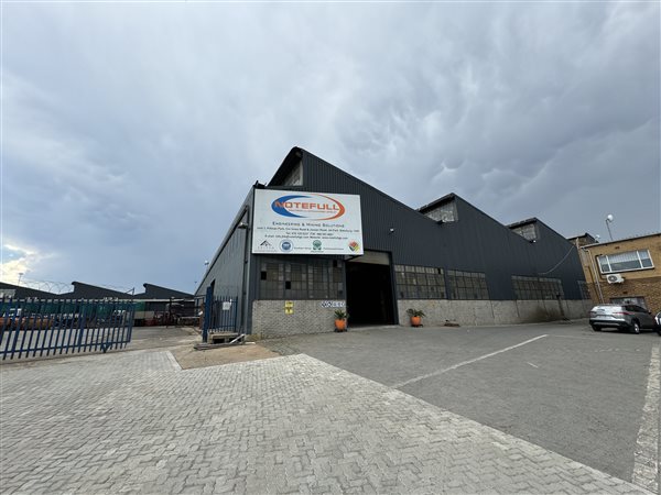 1 950  m² Industrial space