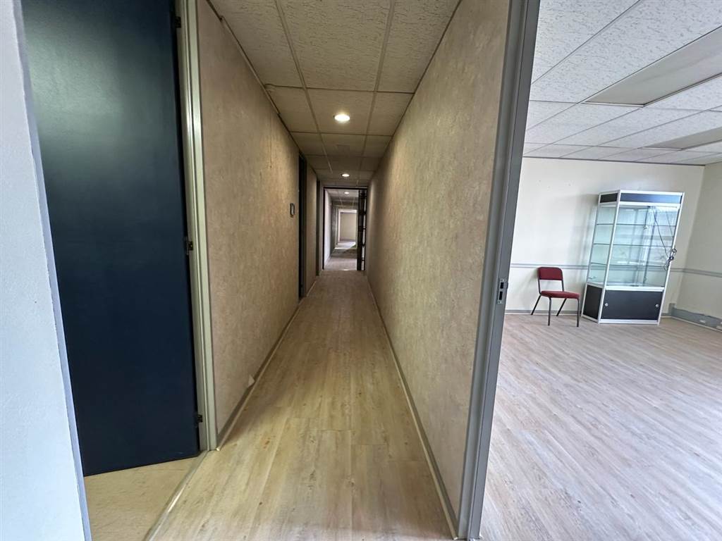 425  m² Commercial space in Denlee photo number 10