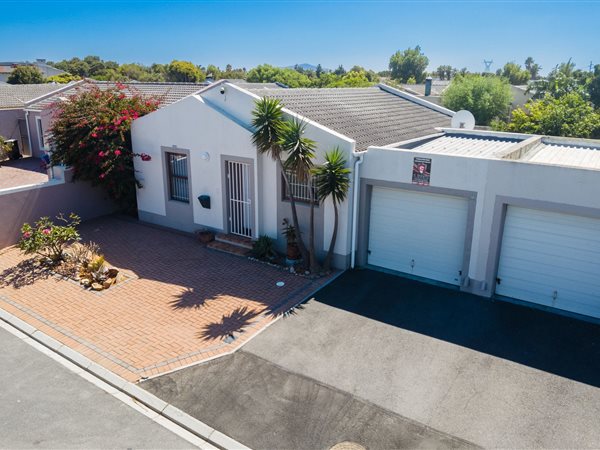 2 Bedroom House 2 Bedroom House