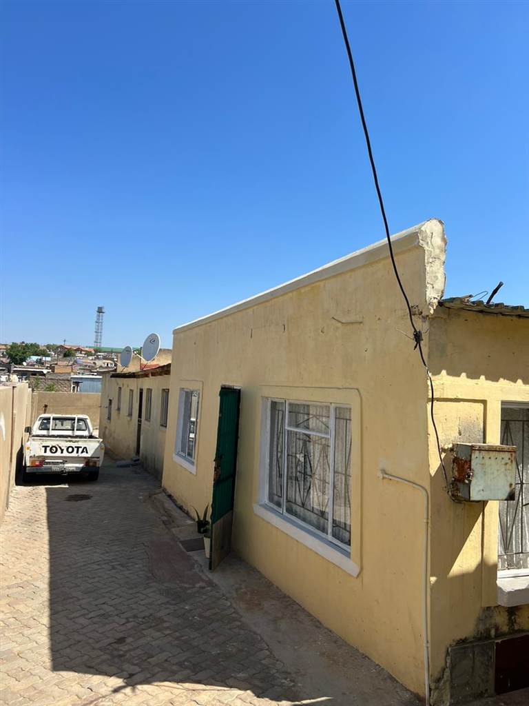 2 Bed House in Kaalfontein photo number 12