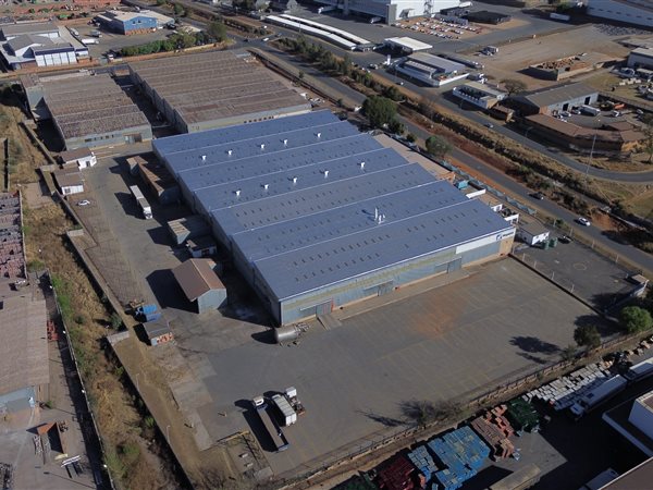 25 000  m² Industrial space