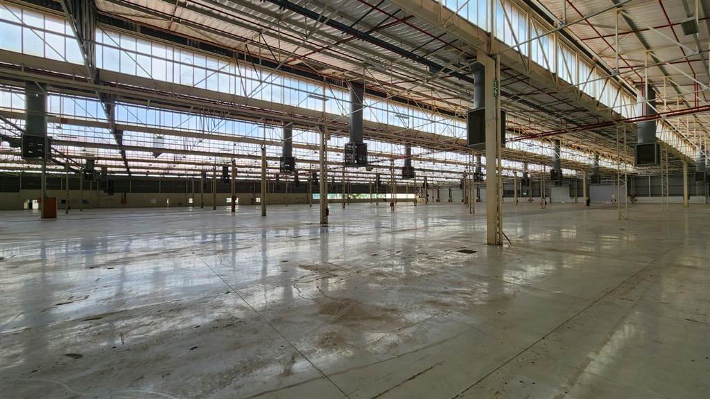 54000  m² Industrial space in Rosslyn photo number 13