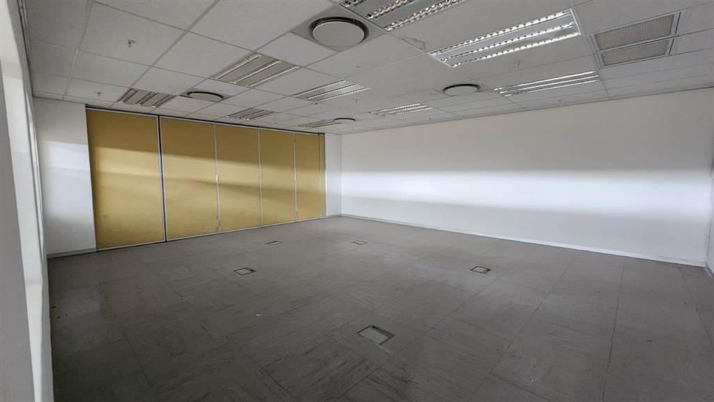 54000  m² Industrial space in Rosslyn photo number 20