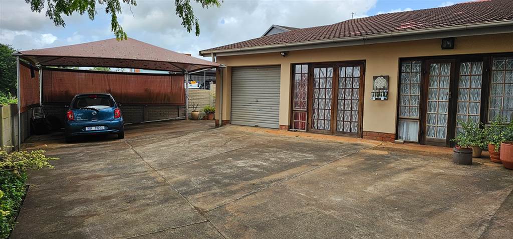 5 Bed House in Nyala Park photo number 28
