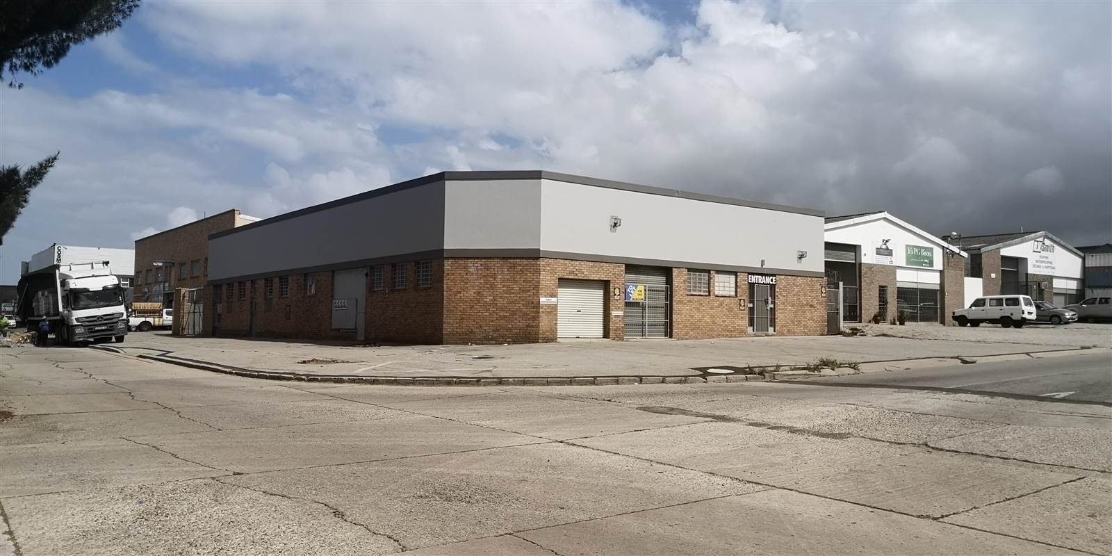 550  m² Industrial space in Sidwell photo number 1