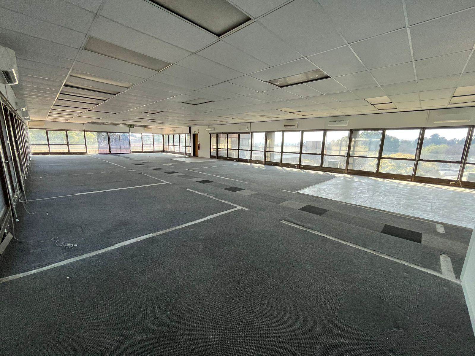 320  m² Commercial space in Bedfordview photo number 13