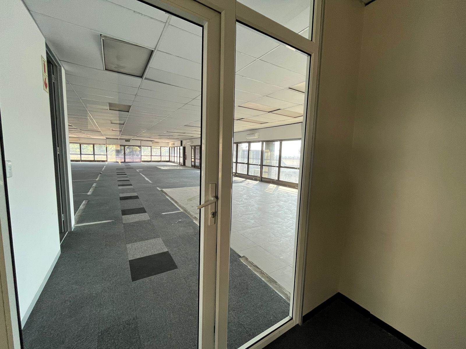 320  m² Commercial space in Bedfordview photo number 7