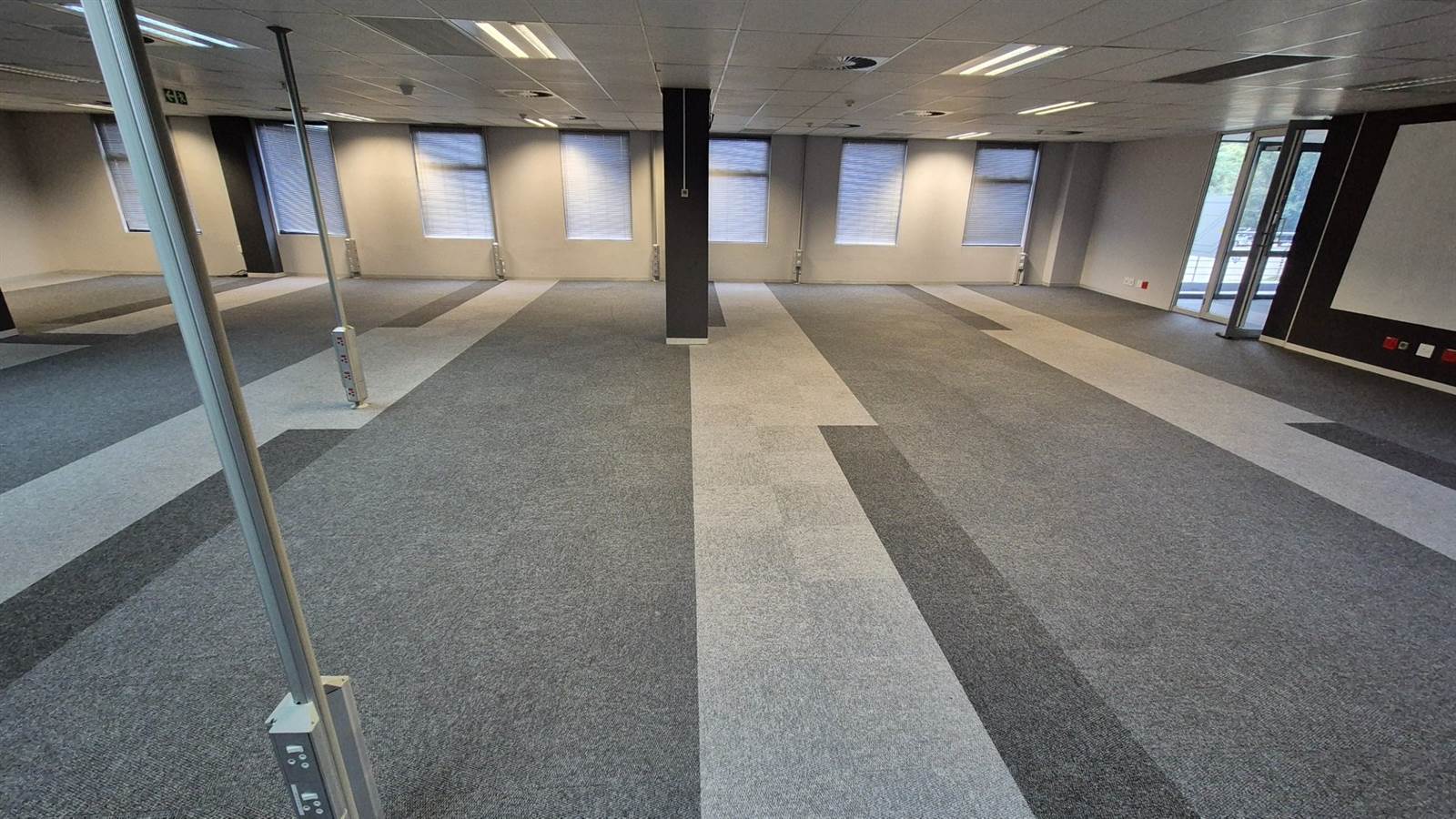 971  m² Office Space in Menlyn photo number 7