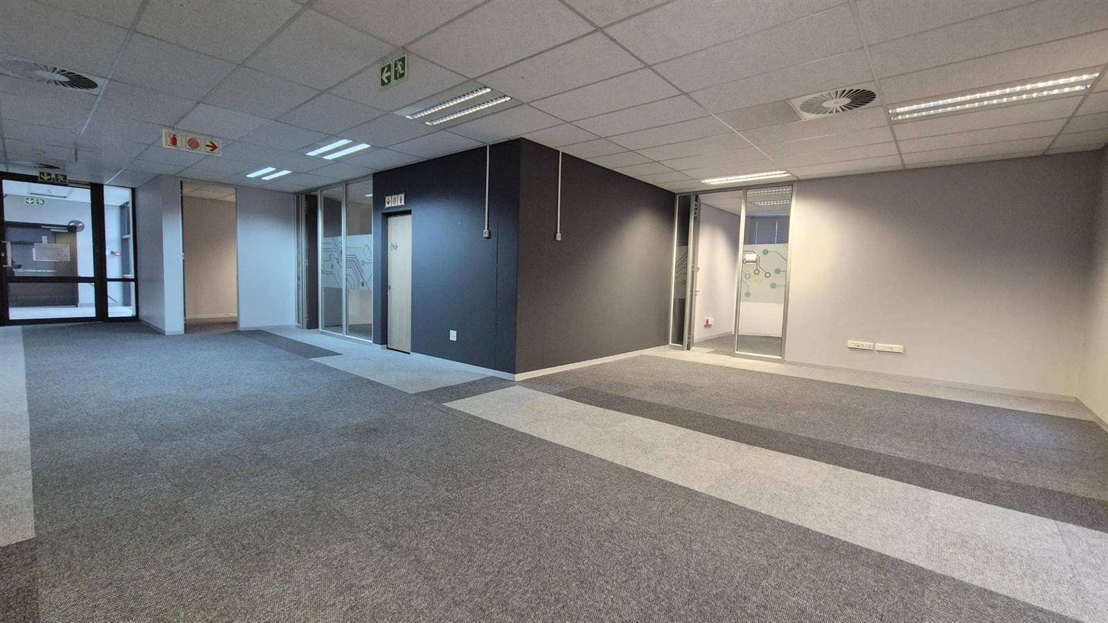 971  m² Office Space in Menlyn photo number 12