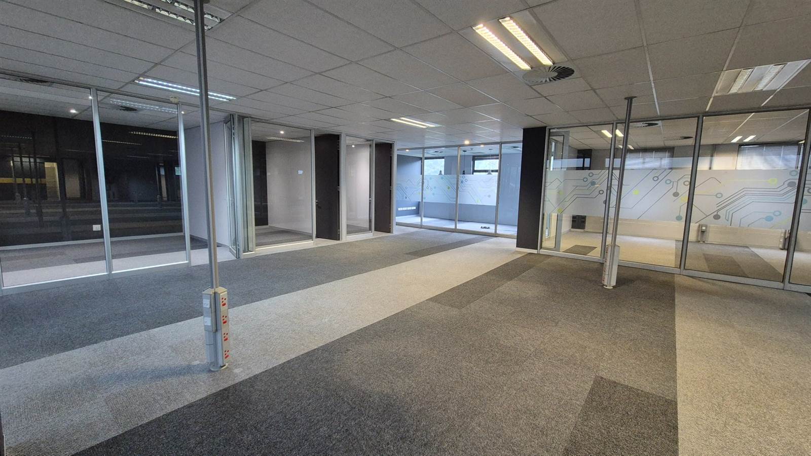 971  m² Office Space in Menlyn photo number 20