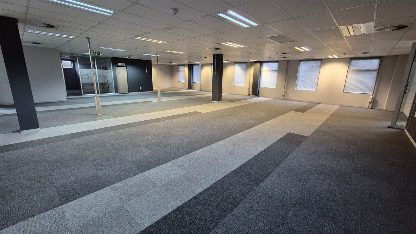 971  m² Office Space in Menlyn photo number 6