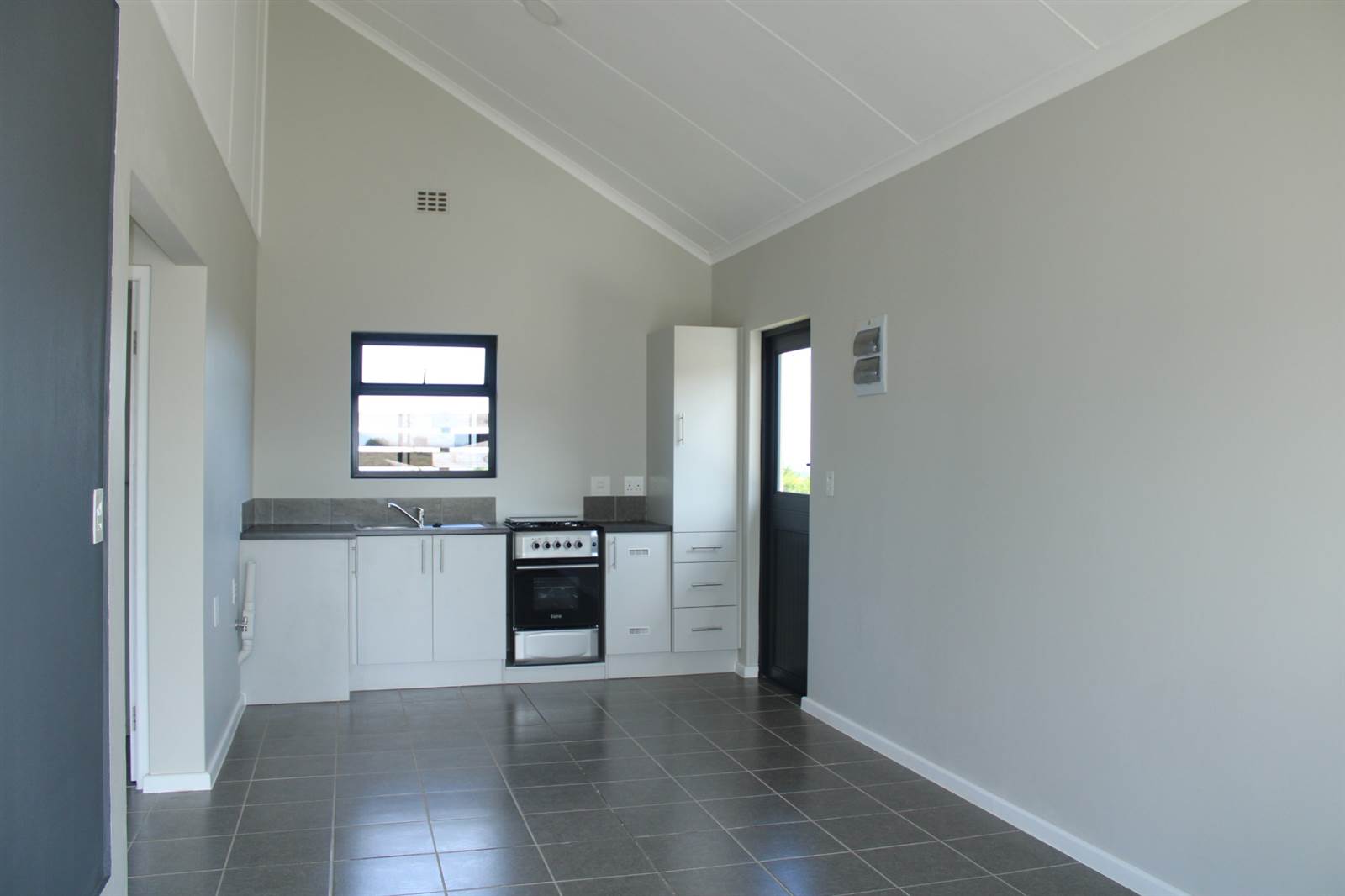 2 Bed House in Kidds Beach photo number 14