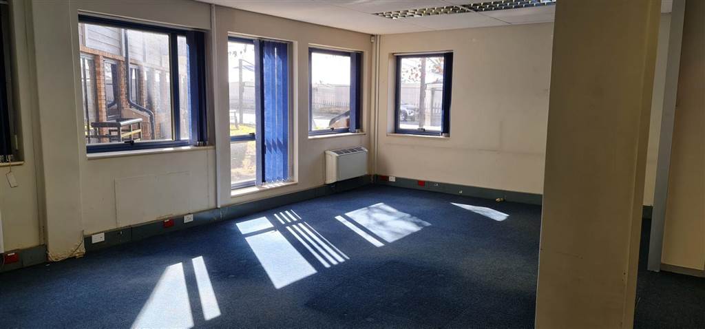 205  m² Commercial space in Woodmead photo number 10