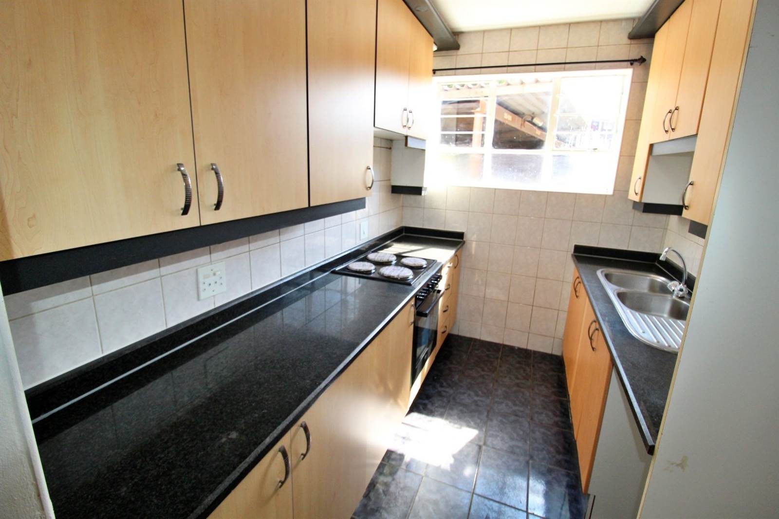 2 Bed Apartment in Eastleigh photo number 1