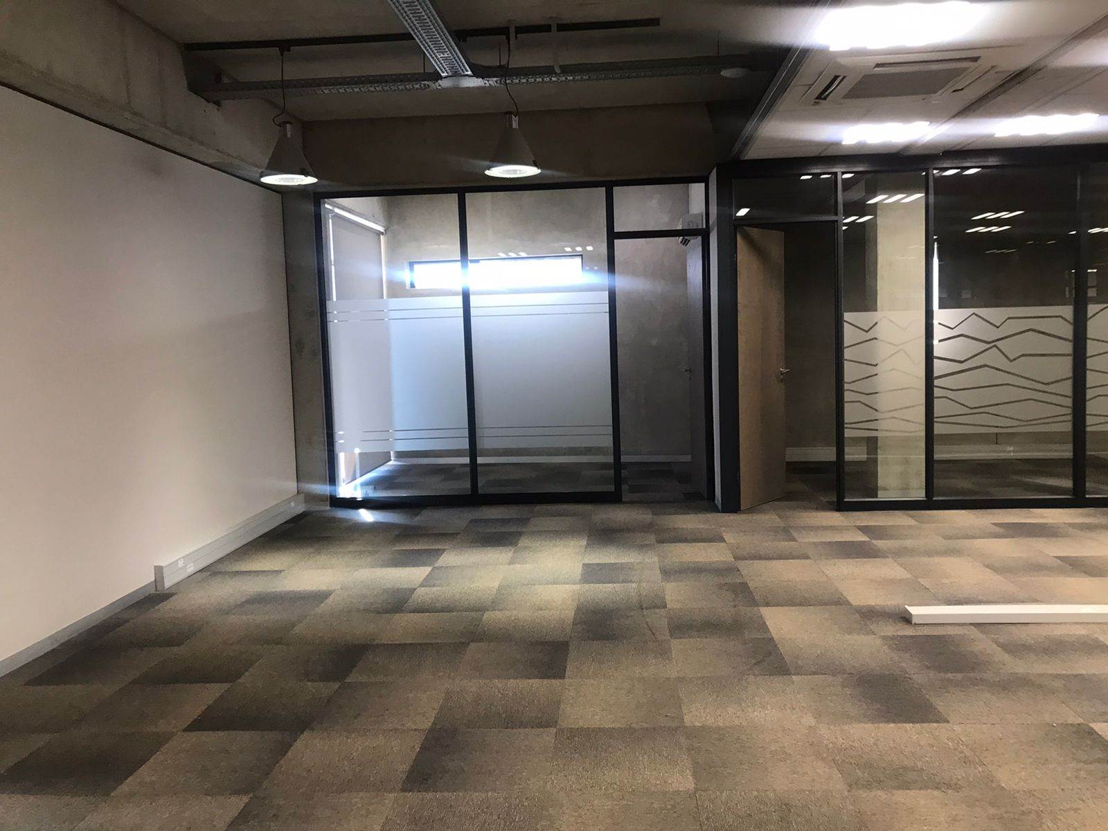 121  m² Commercial space in Beacon Bay photo number 3