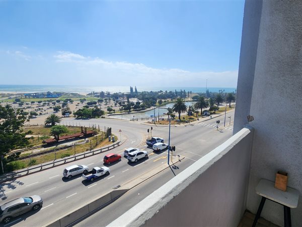 2 Bed Apartment in Humewood