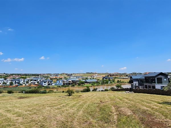 3069 m² Land available in The Hills