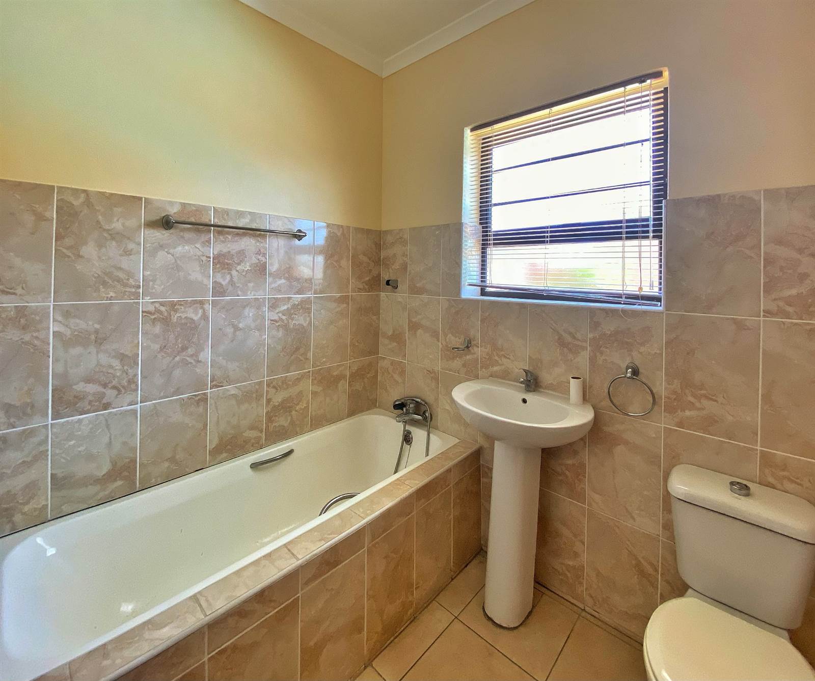 3 Bed House in Vanes Estate photo number 8