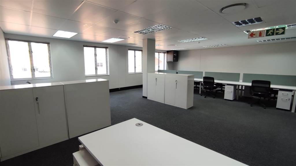 134  m² Commercial space in Greenstone Hill photo number 8