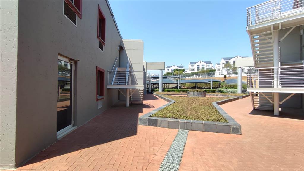 134  m² Commercial space in Greenstone Hill photo number 3