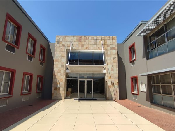 134  m² Commercial space in Greenstone Hill