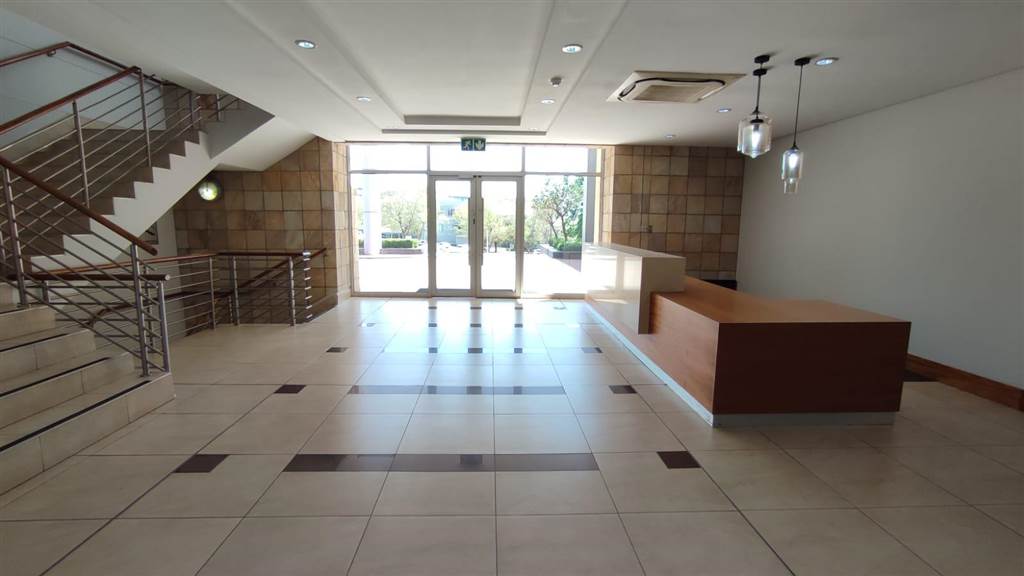 134  m² Commercial space in Greenstone Hill photo number 6