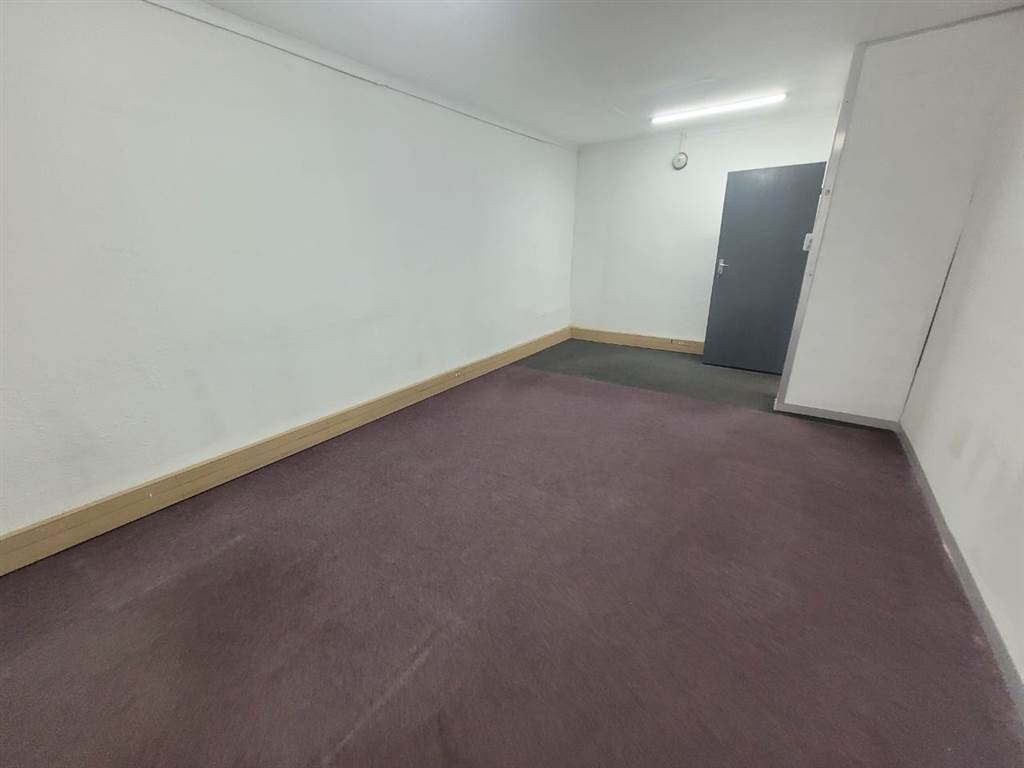 46  m² Commercial space in Glen Marais photo number 12