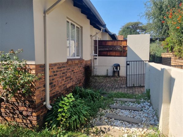 2 Bedroom Townhouse 2 Bedroom Townhouse