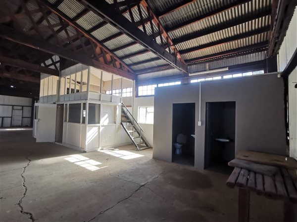 455 m² Industrial space 455 m² Industrial space