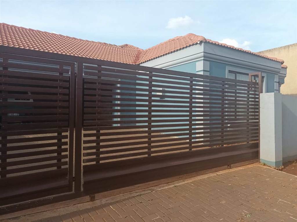 3 Bed House for sale in Vosloorus T4427934 Private Property