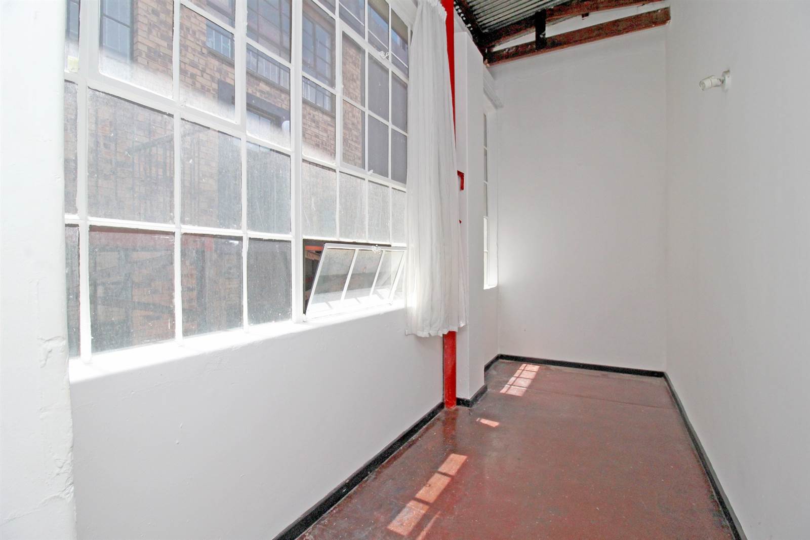 1 Bed Apartment in Maboneng photo number 15