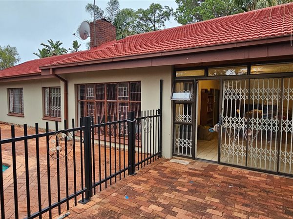 4 Bed House in Capricorn