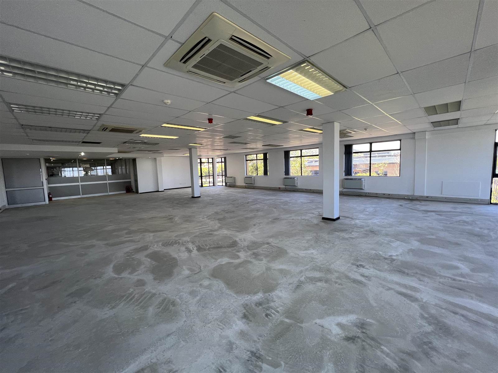 260  m² Commercial space in Plattekloof photo number 5