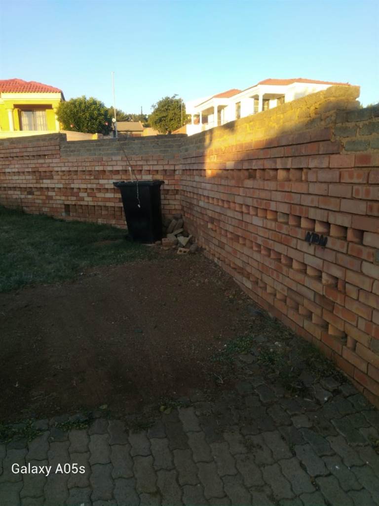 3 Bed House in Naturena photo number 9