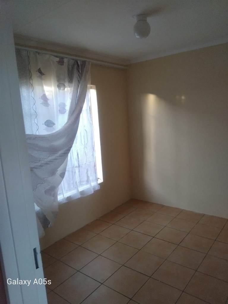 3 Bed House in Naturena photo number 2