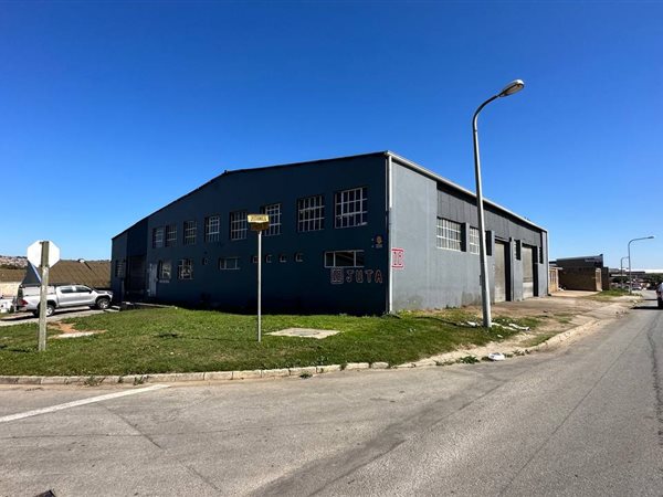 745  m² Industrial space