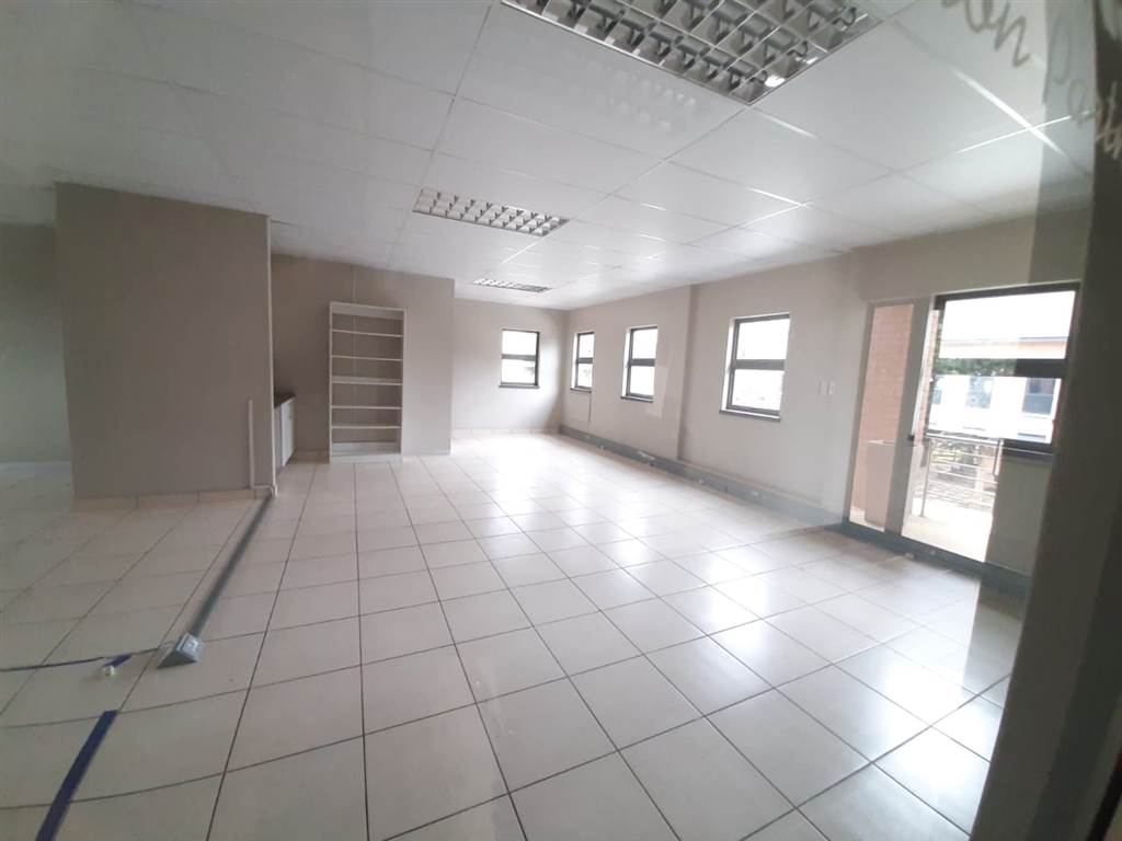 105  m² Commercial space in Silver Lakes photo number 9