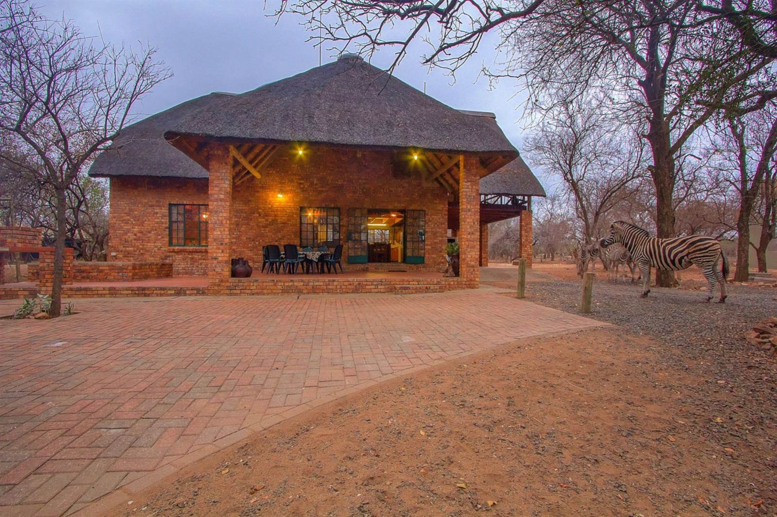 4 Bed House in Marloth Park photo number 2