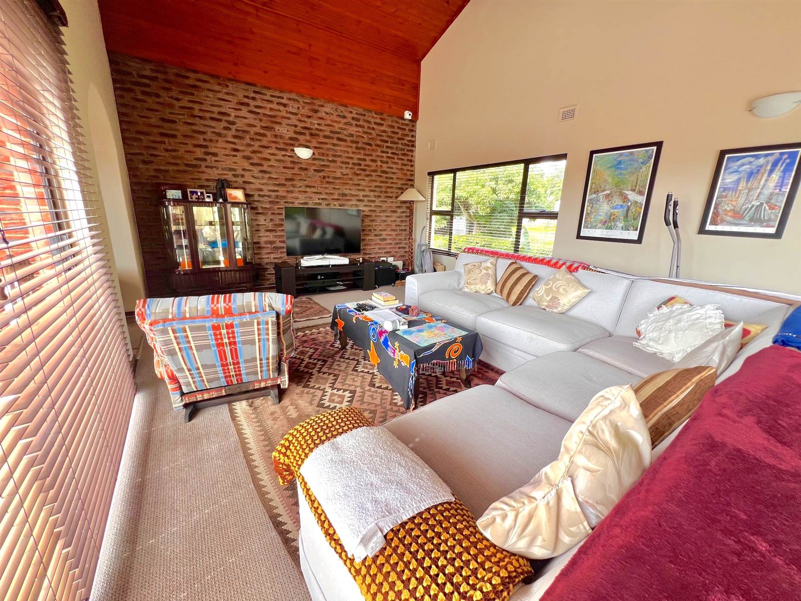 4 Bed House in Scottburgh Central photo number 9